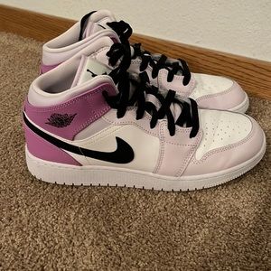 Kids air jordan 1 mid basketball shoes